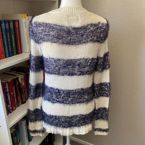 ANTHROPOLOGIE TABITHA Eyelash White Blue Striped Knit Fuzzy Sweater Size M - Picture 9 of 12